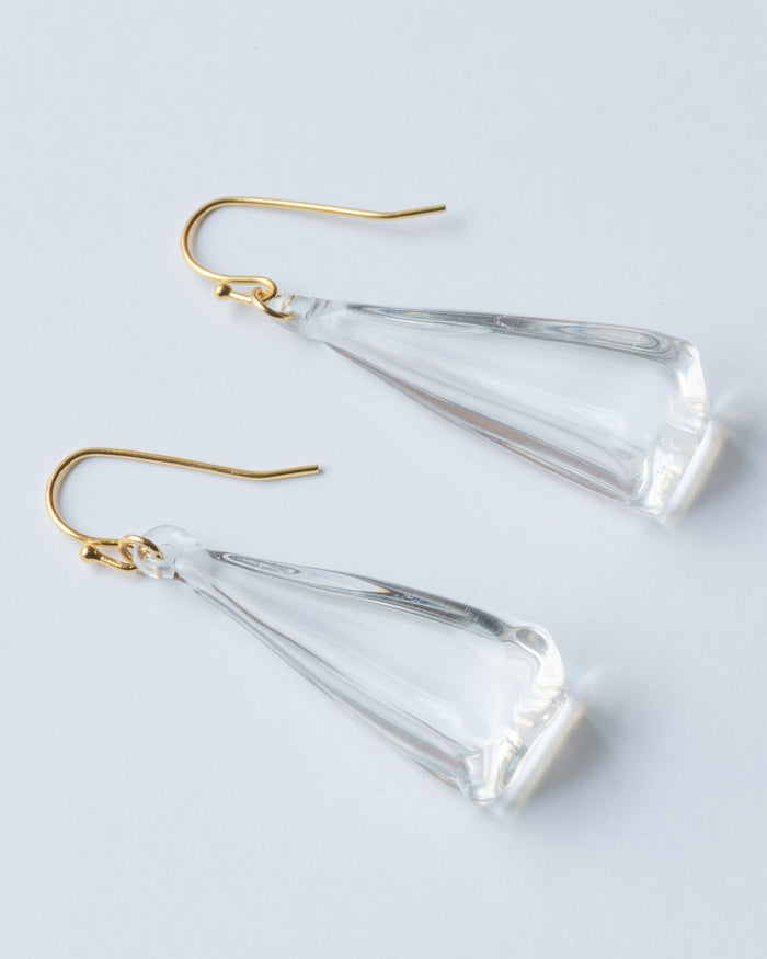 
                  
                    ピアス レン
                  
                